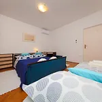 Apartment Promajna *