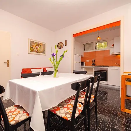 Apartment Promajna *